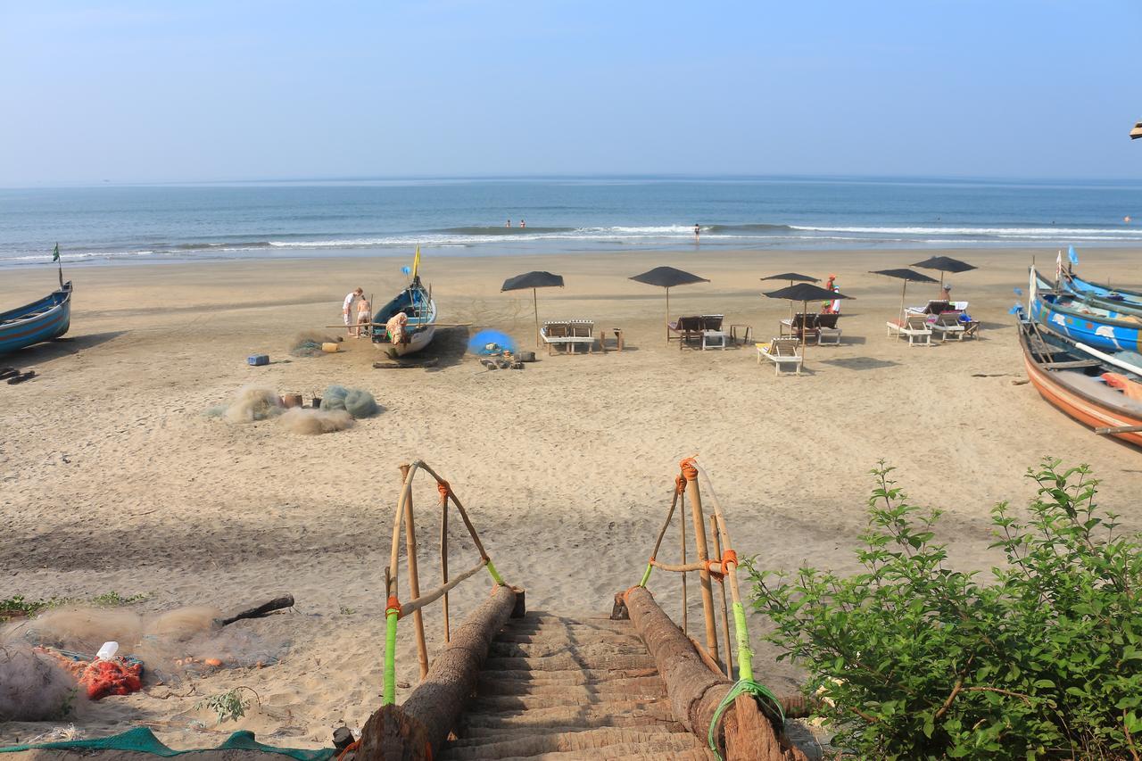 Huts On Arambol Beach Hotel Exterior photo