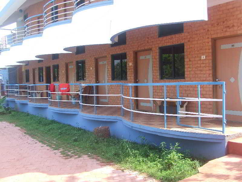 Huts On Arambol Beach Hotel Exterior photo